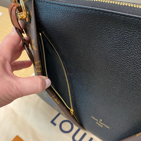 🌸SOLD🌸 Louis Vuitton V Tote MM Noir Cara - Picture 6 of 11